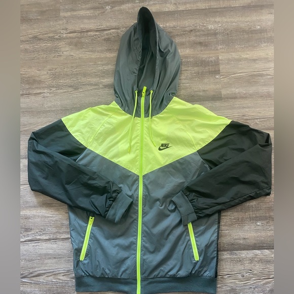 Nike Essentials Zero Windrunner Jacket Windrunner Gray volt 727324-393 Men's M - Picture 2 of 7